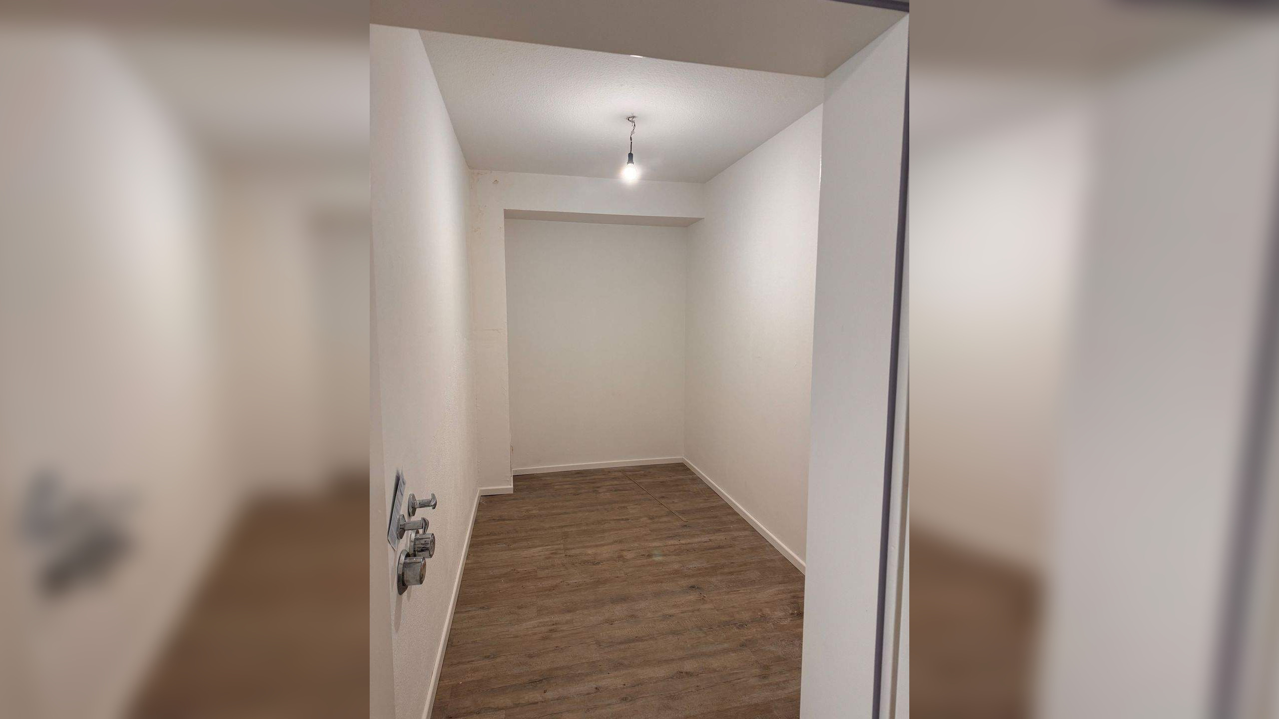 Rollstuhlgerechte Wohnung mit Stellplatz vor der Tür und Terrasse! – 20539 Hamburg – Vorschaubild 3