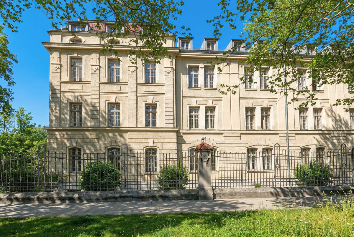 *Superior Suite – Möbliertes Galerie-Apartment in bester City Lage* – München – Vorschaubild 3