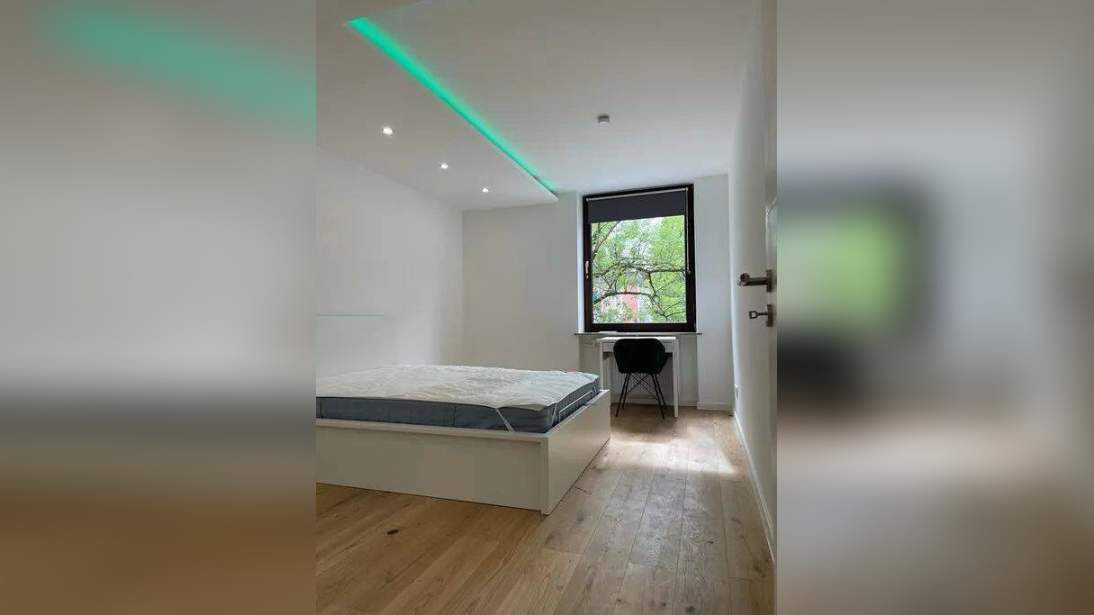 Schwabing! Schönes und großes WG Zimmer mit eigenem Balkon! – München – Vorschaubild 3