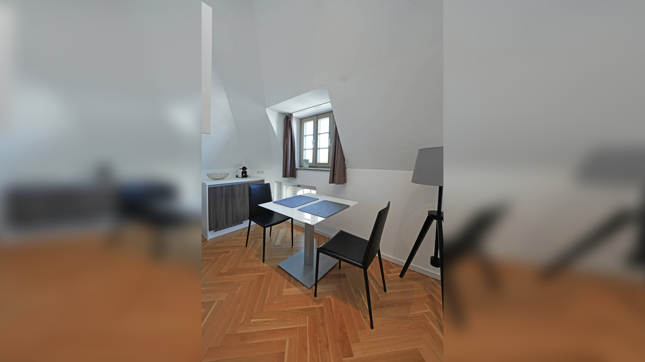 *Superior Suite – Möbliertes Galerie-Apartment in bester City Lage* – München – Vorschaubild 5