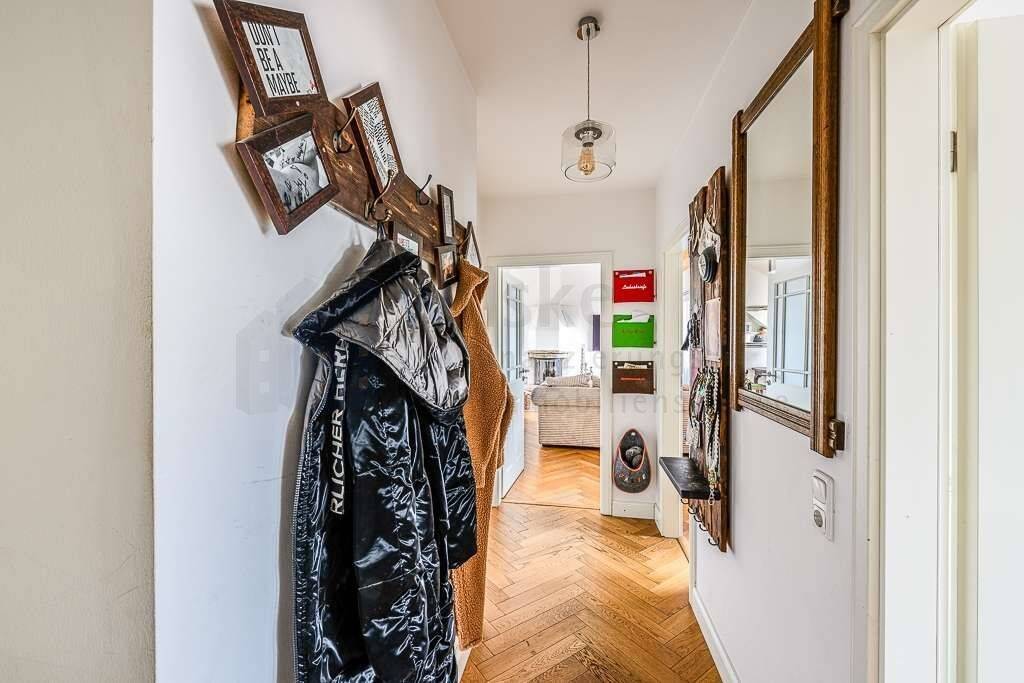 Oberkassel Rheinnähe: Top-Level, 5 Räume, Kamin, Stellplatz – 40549 Düsseldorf – Vorschaubild 3