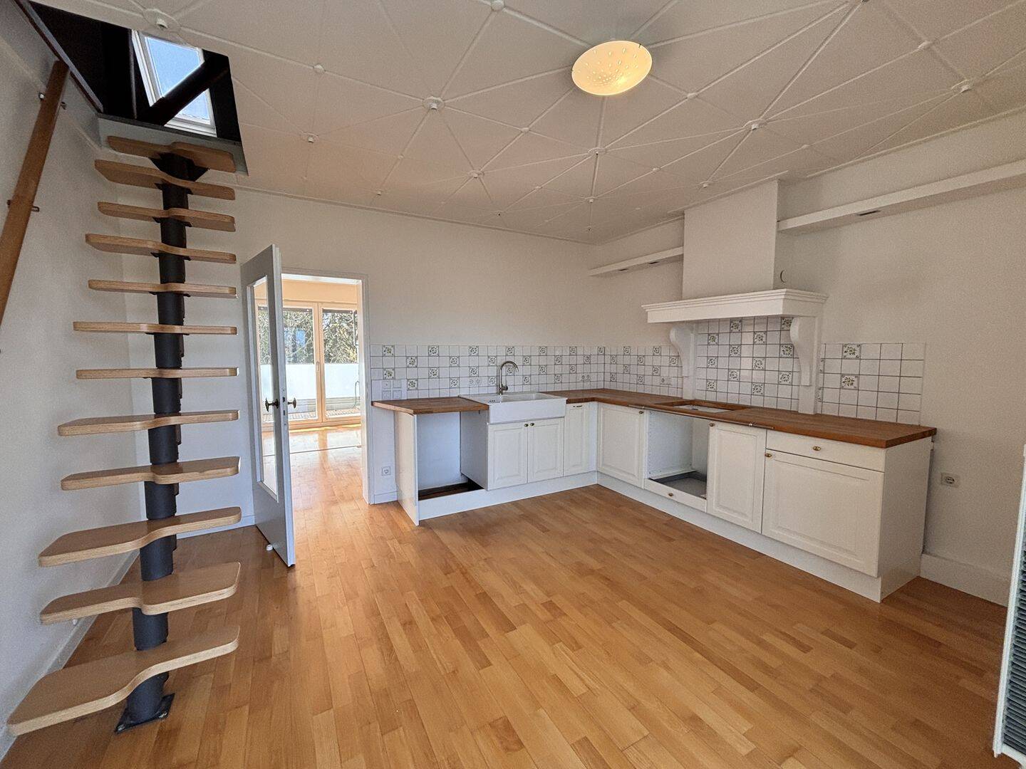 Ruhig gelegene Etagenwohnung mit großem, sonnigen Südbalkon. – 40489 Düsseldorf – Vorschaubild 4