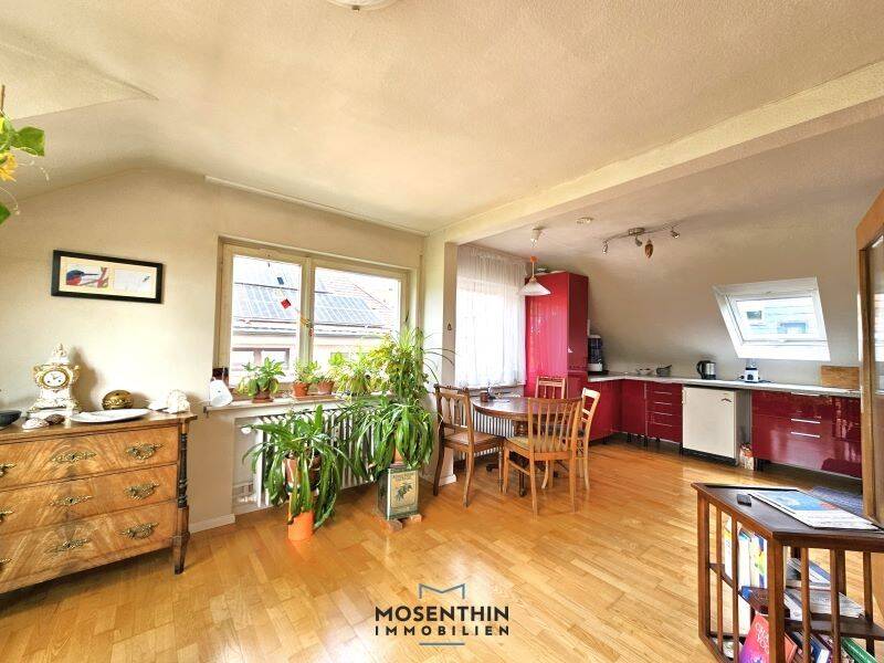 3 Zi.-DG-Wohnung mit sonnigem Aussichtsbalkon, in ruhiger Halbhöhenlage von Stuttgart-Rohracker – 70329 Stuttgart – Vorschaubild 3
