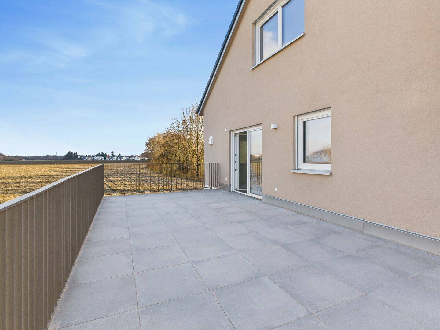 Kurzfristig verfügbar – IN-Süd – 2-ZKB-Wohnung (1. OG) mit XXL-Dachterrasse (27,42m²), ruhige Lage! – 85051 Ingolstadt – Vorschaubild 3