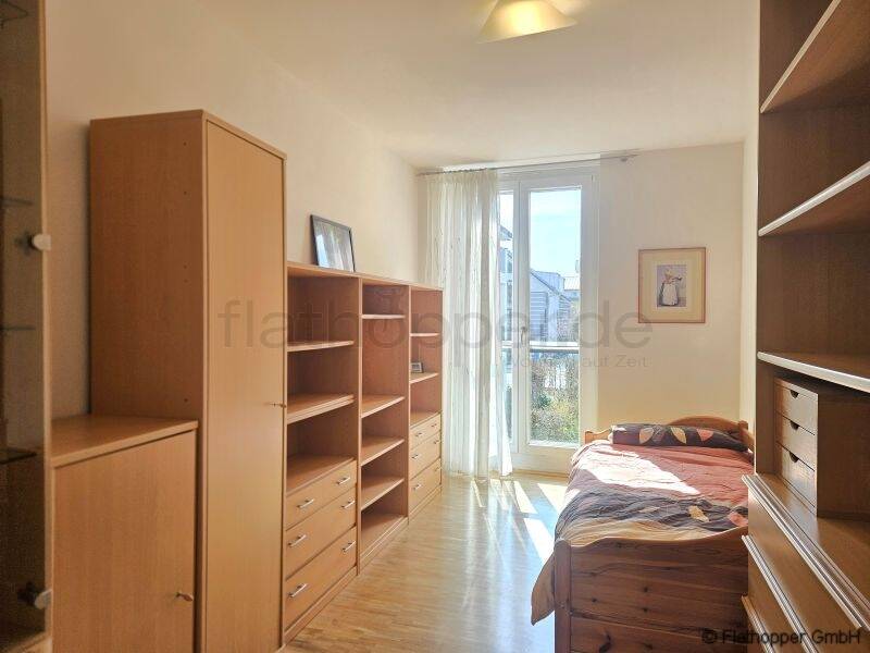 Möblierte 4-Zimmer-Wohnung mit Aufzug und Balkon in München – Riem – München – Vorschaubild 3