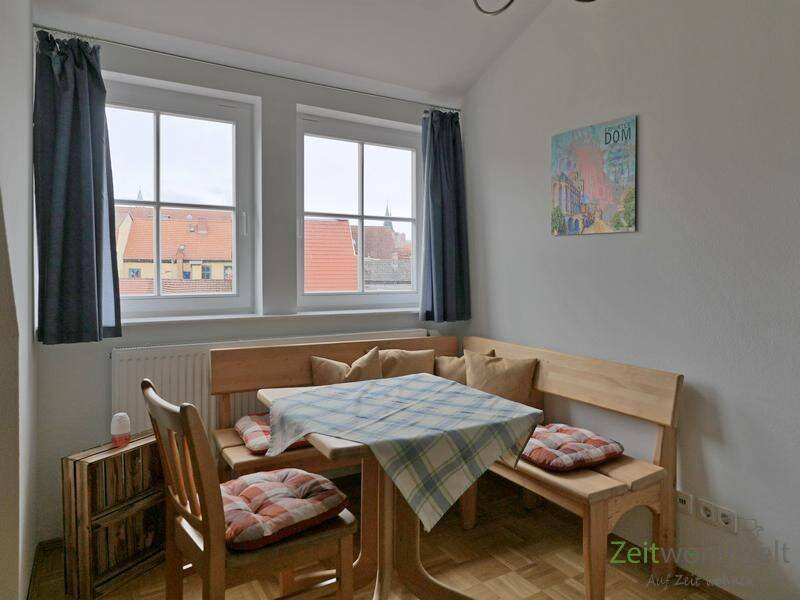 (EF0975_M) Erfurt: Altstadt, ruhiges City-Apartment nahe dem Wenigemarkt, PKW-Stellplatz im Innenhof und WLAN – 99084 Erfurt – Vorschaubild 3