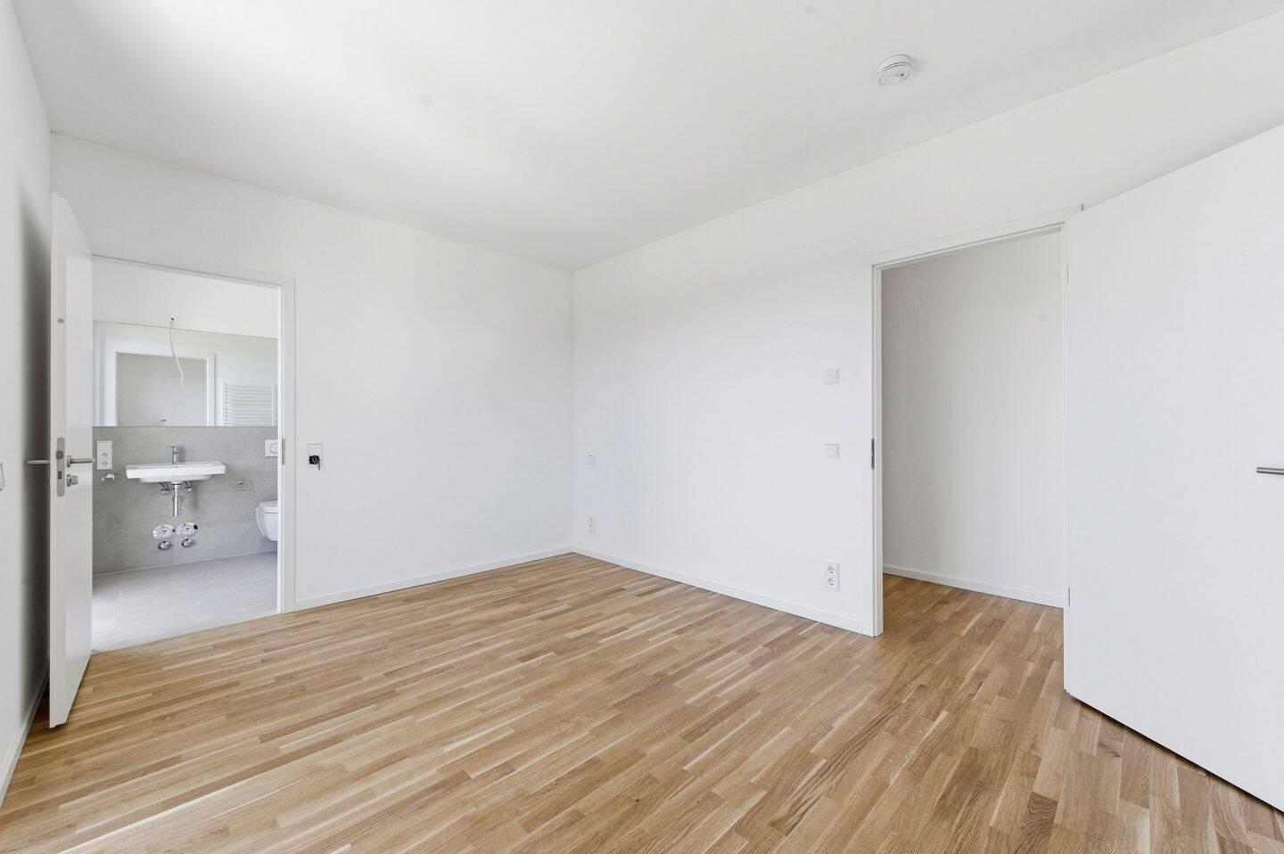 4-Zi-Wohnung mit EBK, Stellplatz und hochwertiger Ausstattung – München – Vorschaubild 4
