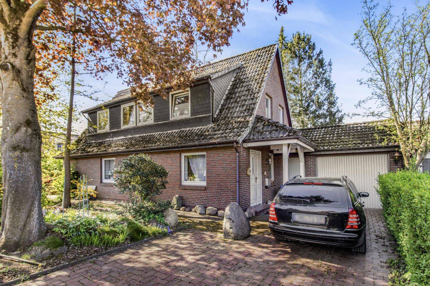 Bremen Burg-Grambke: Freistehendes Ein-/Zweifamilienhaus mit Garage und Garten in begehrter Lage – 28719 Bremen – Vorschaubild 3