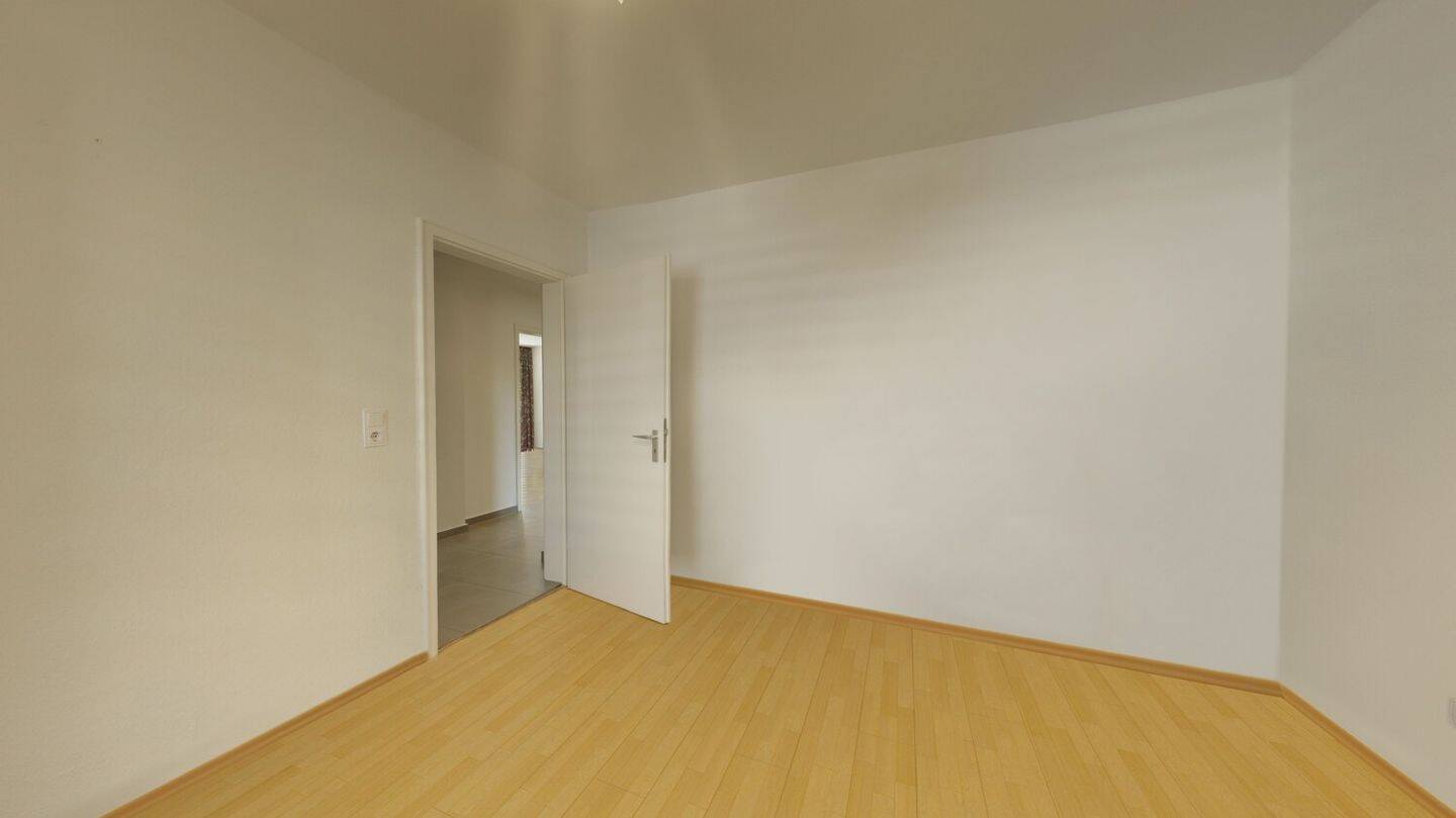 Hochwertige 4-Zimmer-Wohnung mit Südwestbalkon in Kirchheim bei München – 85551 Kirchheim b. München – Vorschaubild 3