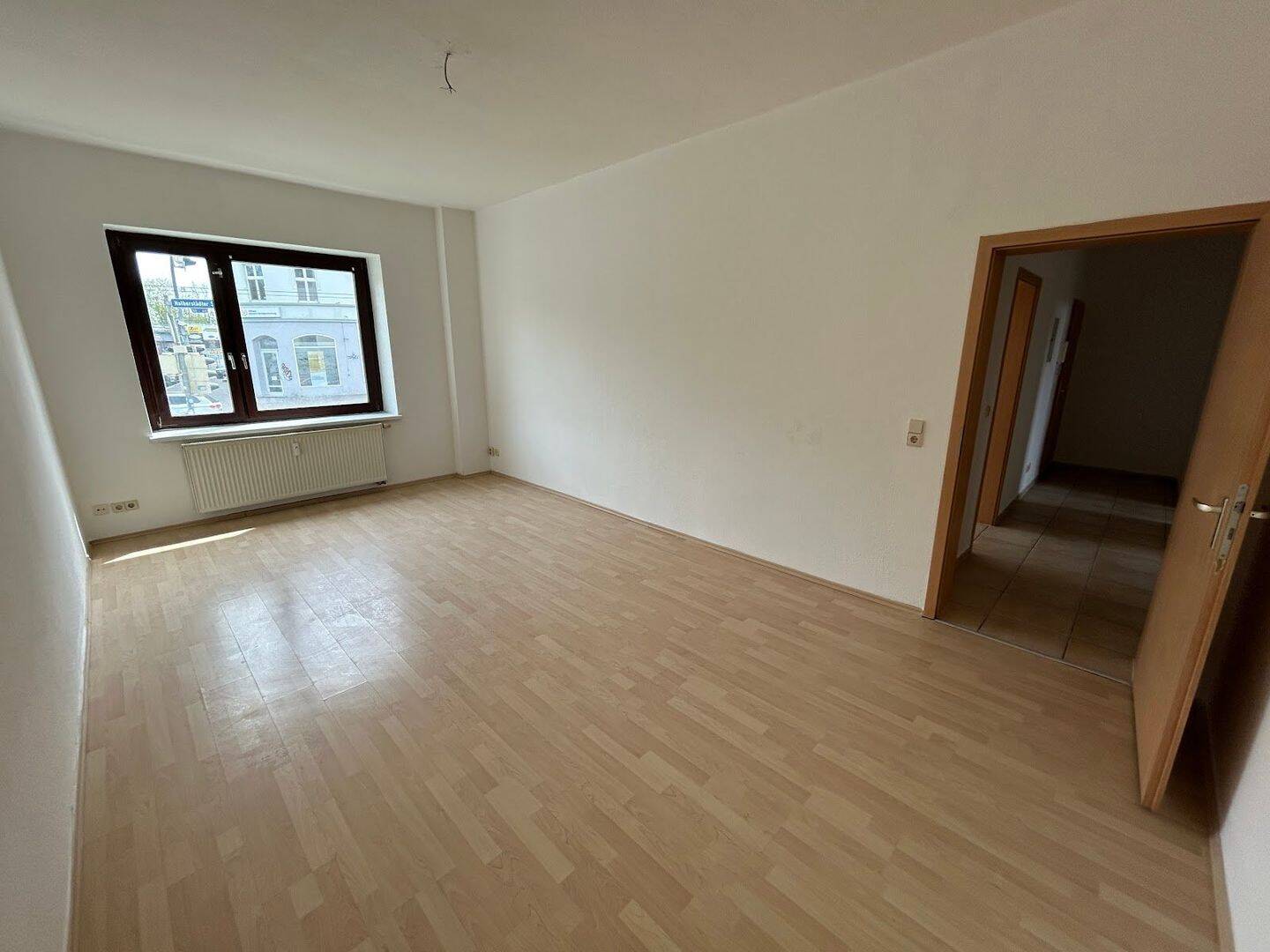 Helle und familienfreundliche 3-Zimmer-Wohnung im Erdgeschoss mit Balkon! – Magdeburg – Vorschaubild 3