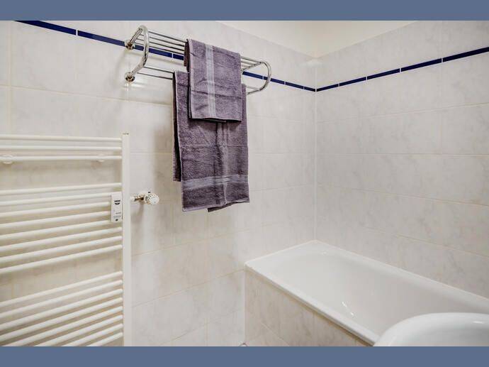 Möbliert: Moosach: Möblierte Balkonwohnung zur Miete – München – Vorschaubild 4