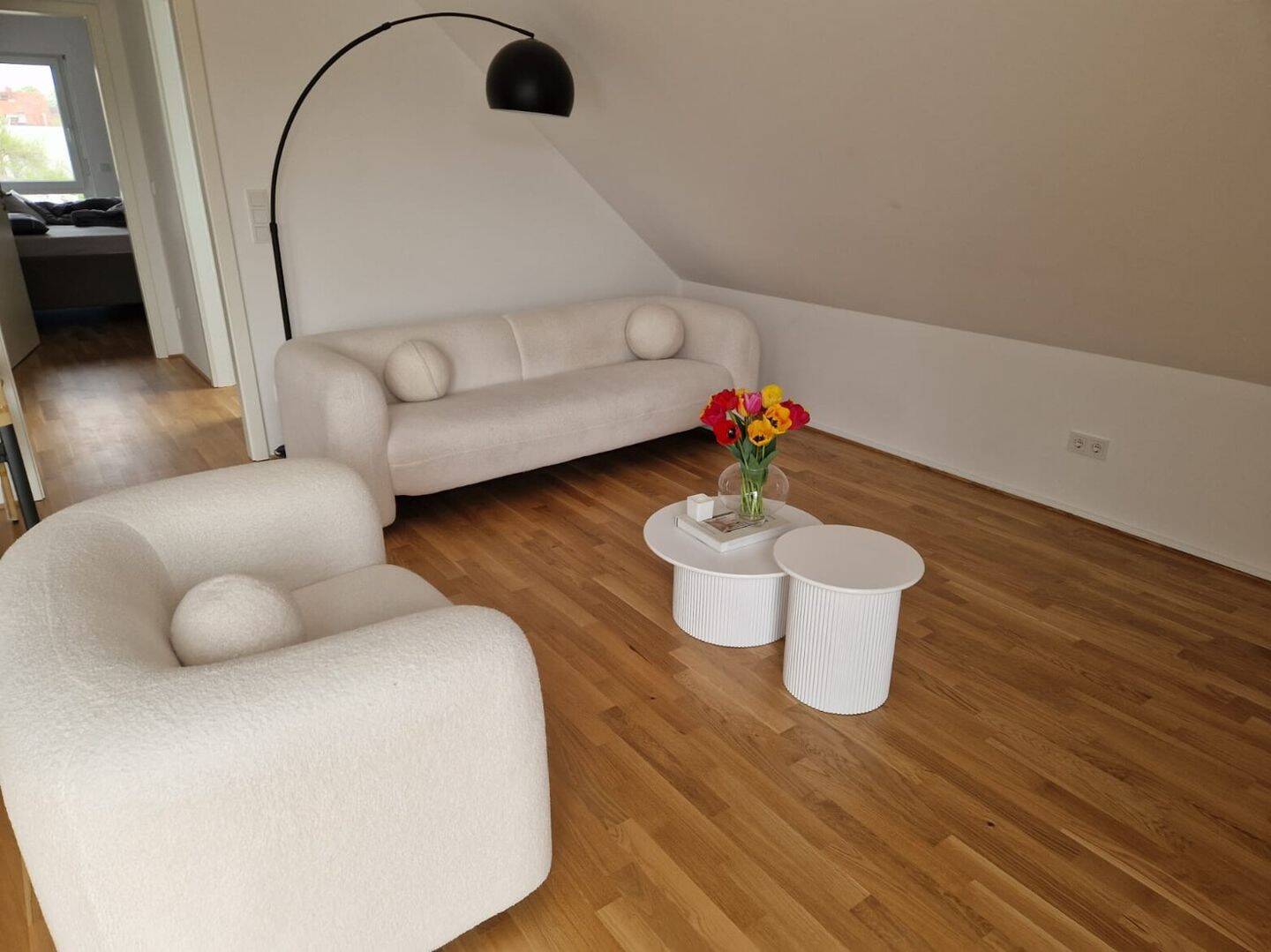 Neuwertige Dreizimmerwohnung mit Küche, Südbalkon und Stellplatz in Mainz-Laubenheim – 55130 Mainz – Vorschaubild 3