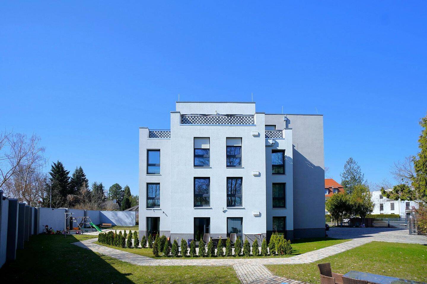 KfW-40-Plus-Mehrfamilienhaus – Ertragreiches MFH mit Photovoltaik & Erdwärmepumpe – 12623 Berlin – Vorschaubild 3