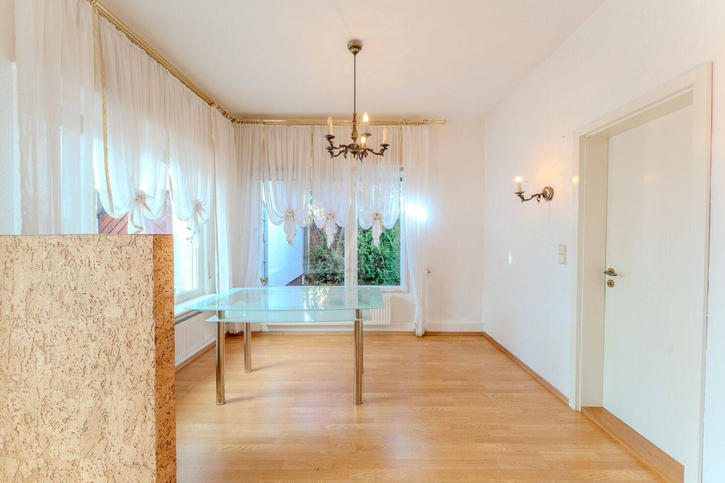 Idyllisches Einfamilienhaus mit Wintergarten und großzügigem Grundstück in Berlin-Blankenburg – 13129 Berlin – Vorschaubild 4