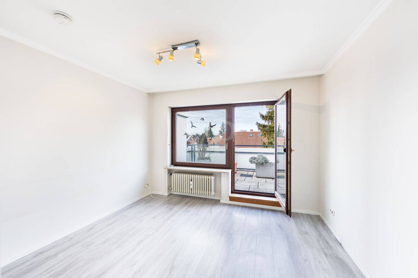 Obermenzing: Dachterrassenwohnung mit Penthouse-Charakter und Entwicklungsspielraum – 81247 München – Vorschaubild 4