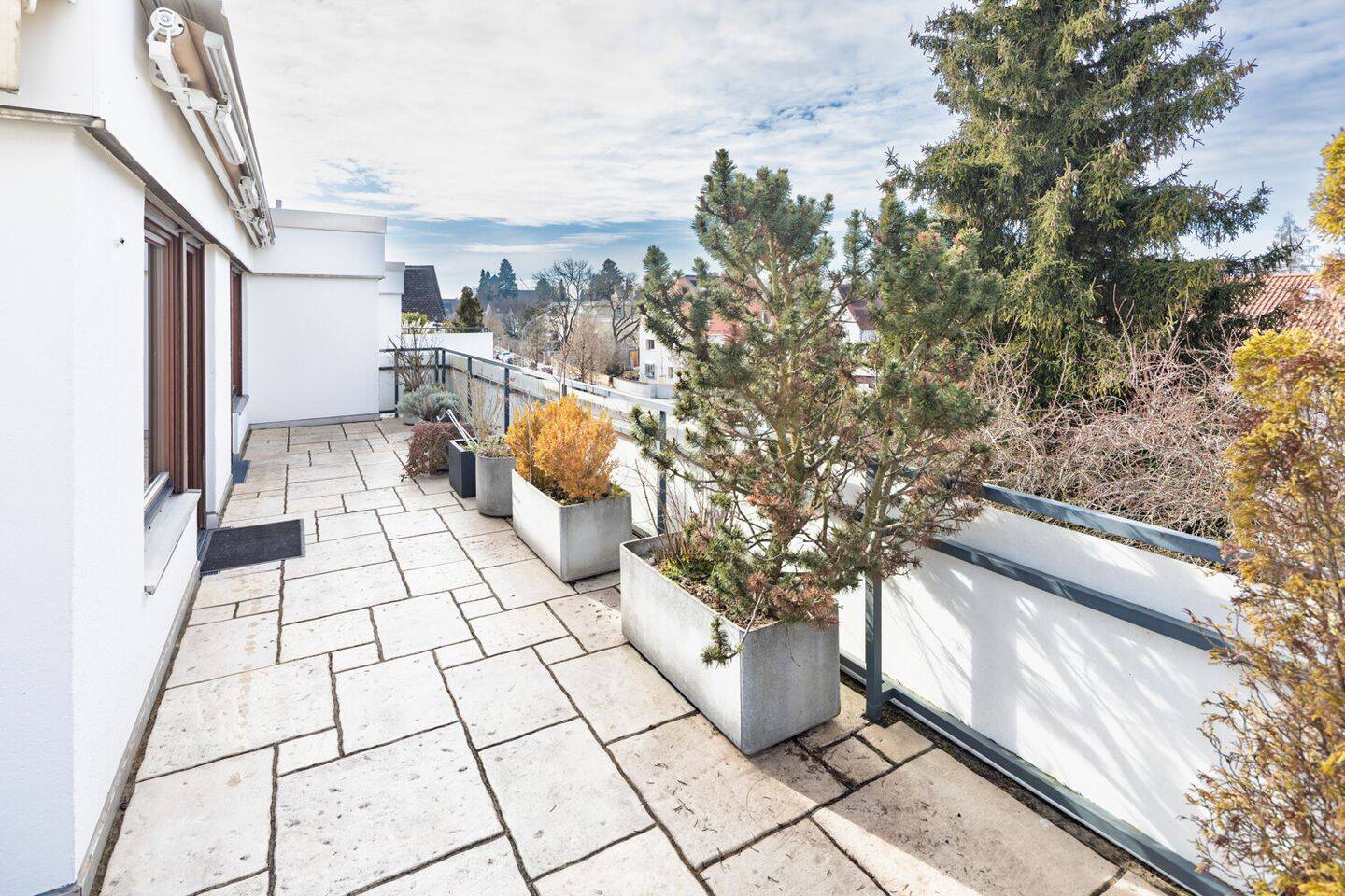 Obermenzing: Dachterrassenwohnung mit Penthouse-Charakter und Entwicklungsspielraum – 81247 München – Vorschaubild 5
