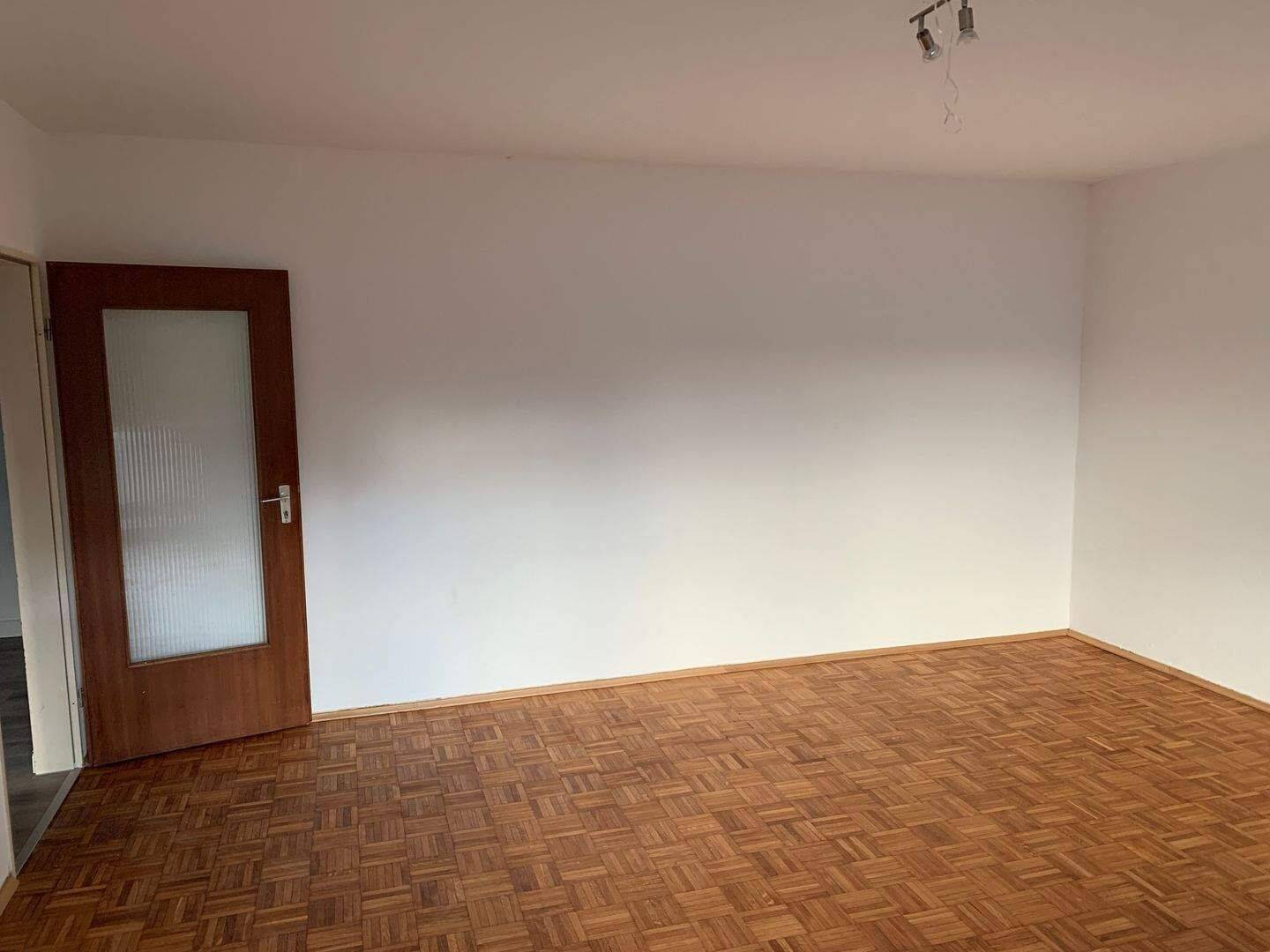 Helle, ruhige Wohnung im EG mit großem Südbalkon, WG-geeignet, mit NEUEM BAD – 45143 Essen – Vorschaubild 3