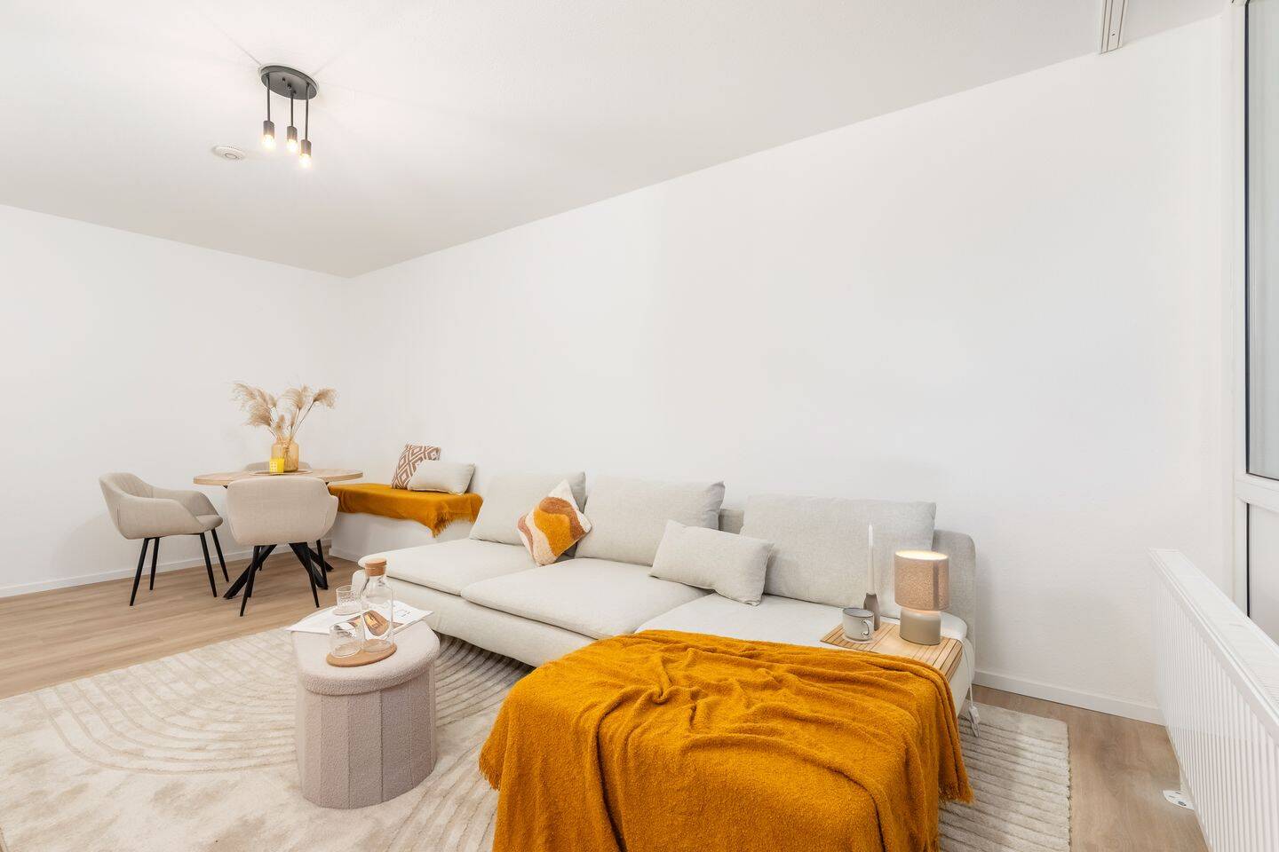 Frisch saniert & einzugsbereit | energetisch sanierte 2-Zimmer-Wohnung mit Balkon & TG – 50825 Köln – Vorschaubild 3
