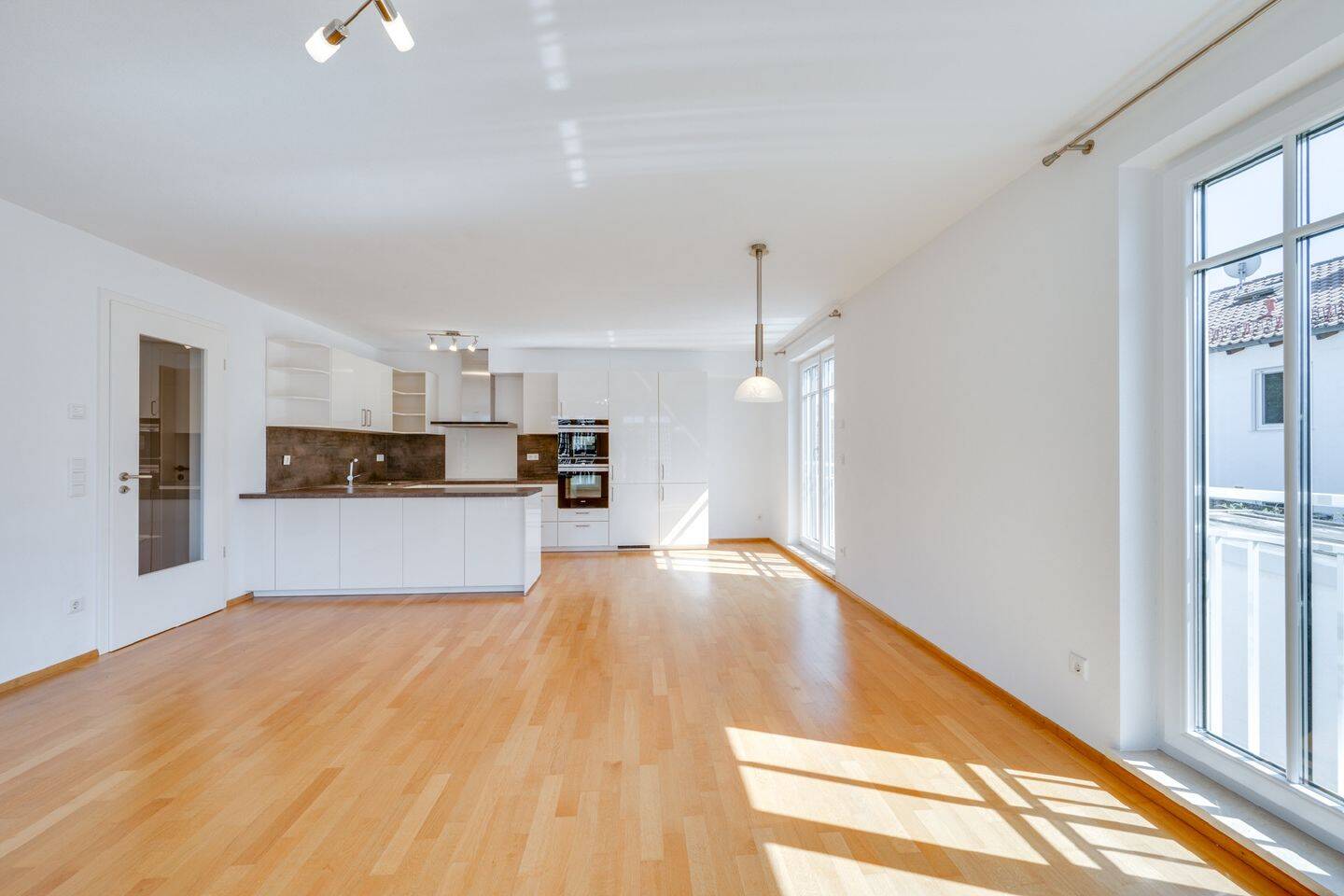 AIGNER – Bezugsfreie und moderne 3-Zimmer-Wohnung mit Westbalkon im begehrten Stadtteil Solln – 81479 München – Vorschaubild 3