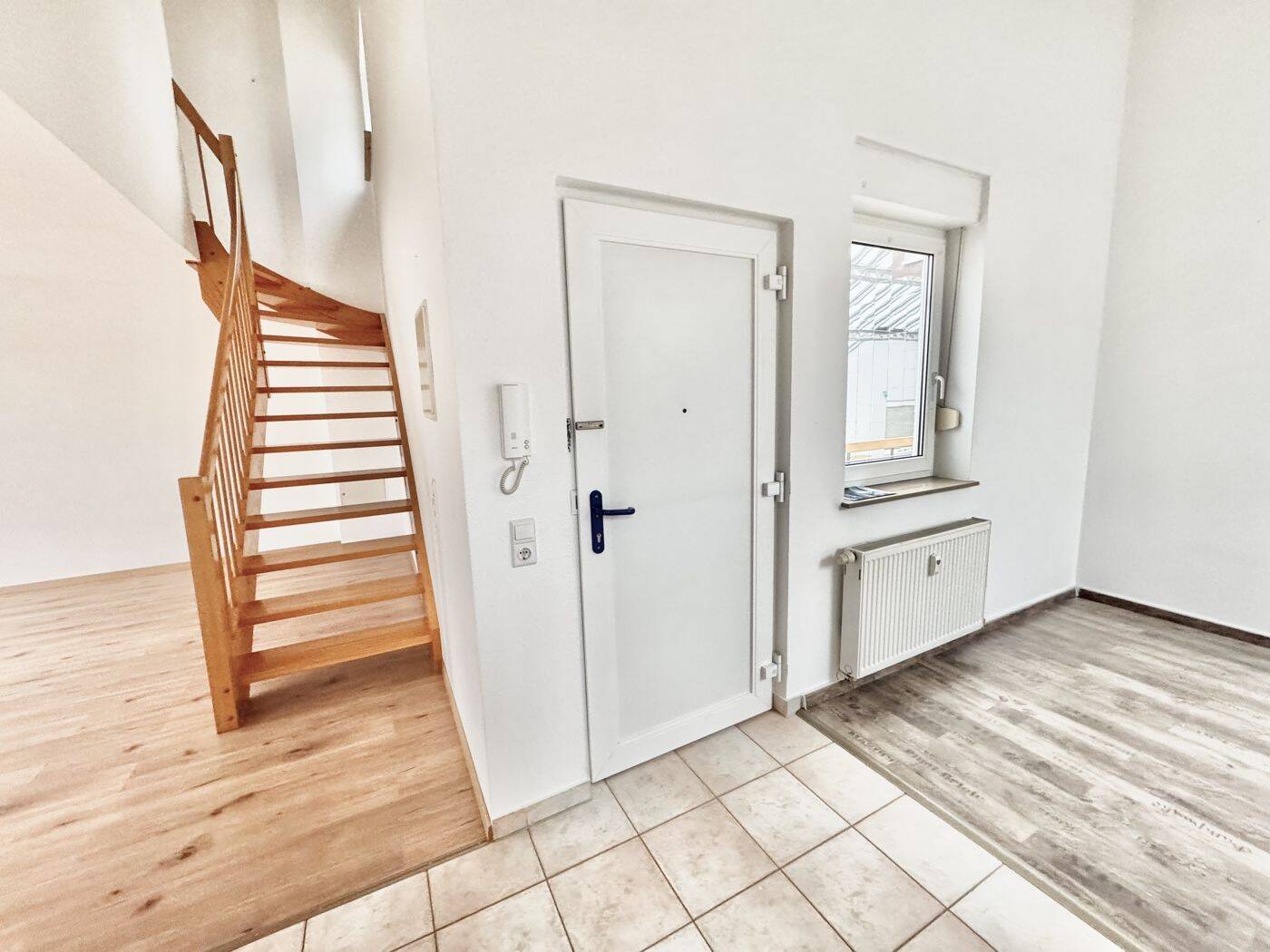 Schicke Maisonette-Wohnung mit gehobenem Wohnflair in bester Lage von Vellmar zur Miete! – 34246 Kassel – Vorschaubild 3