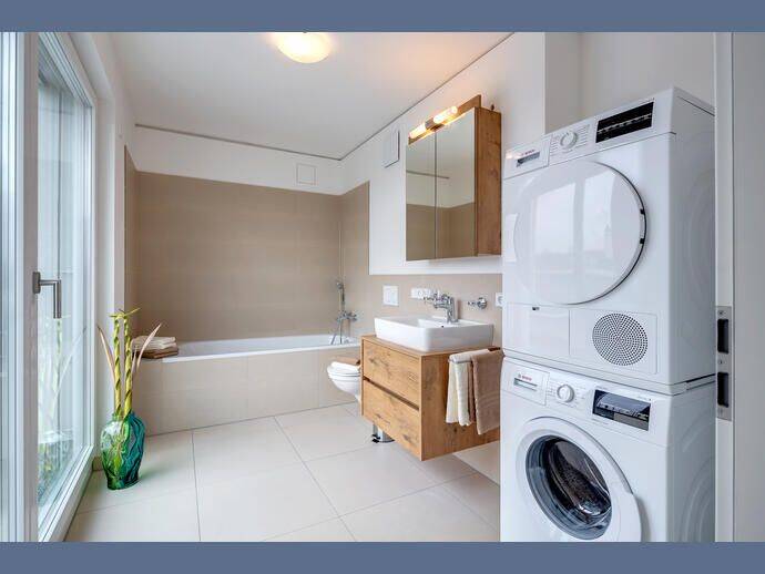 Möbliert: Top möblierte 4-Zimmer-Dachgeschosswohnung – München – Vorschaubild 3