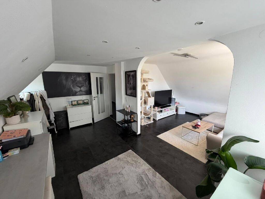 Gemütliche 2,5-Zimmer-Wohnung mit Dachterrasse, Herkulesblick & Stellplatz in bevorzugter Wohnlage! – 34128 Kassel – Vorschaubild 3