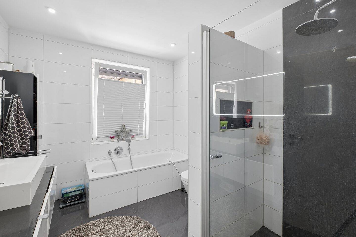 Moderne Wohnung auf zwei Ebenen mit eigenem Gartenbereich und Energieklasse A+ – 22043 Hamburg – Vorschaubild 4