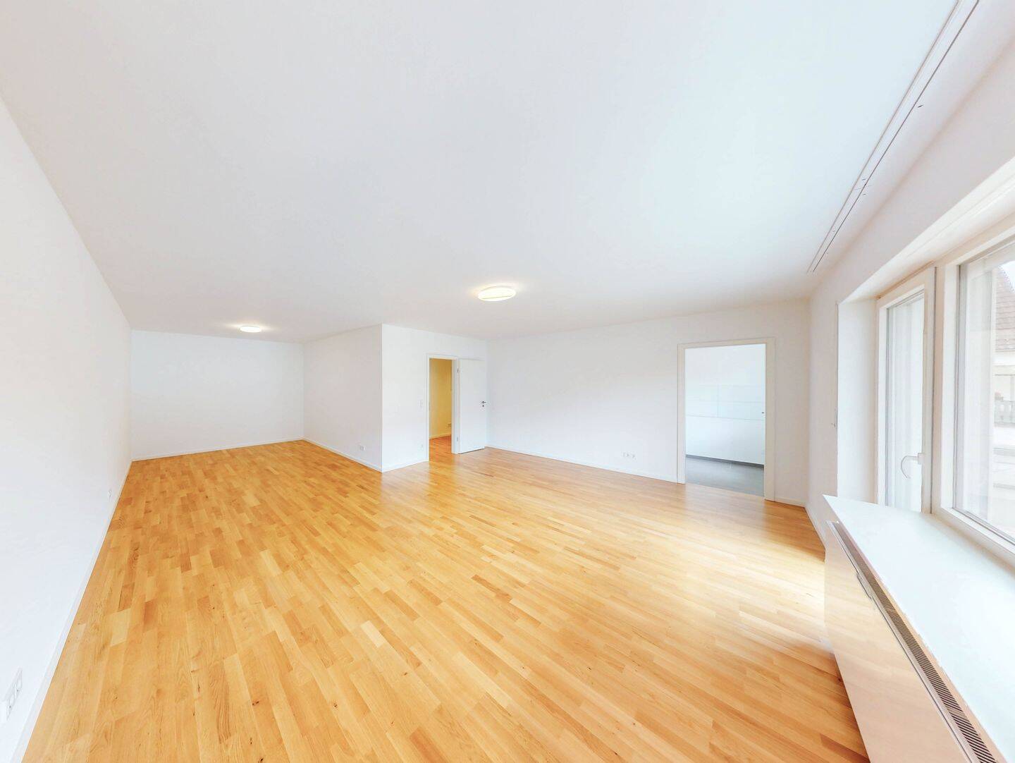 Großzügiges 1-Zimmer-Apartment mit Balkon – München – Vorschaubild 3