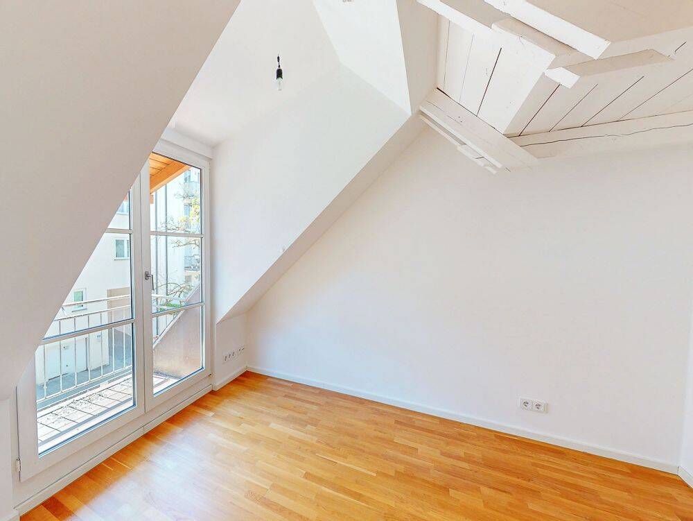 Besondere 3-Zimmer-Maisonettewohnung mit Dachterrasse – München – Vorschaubild 4