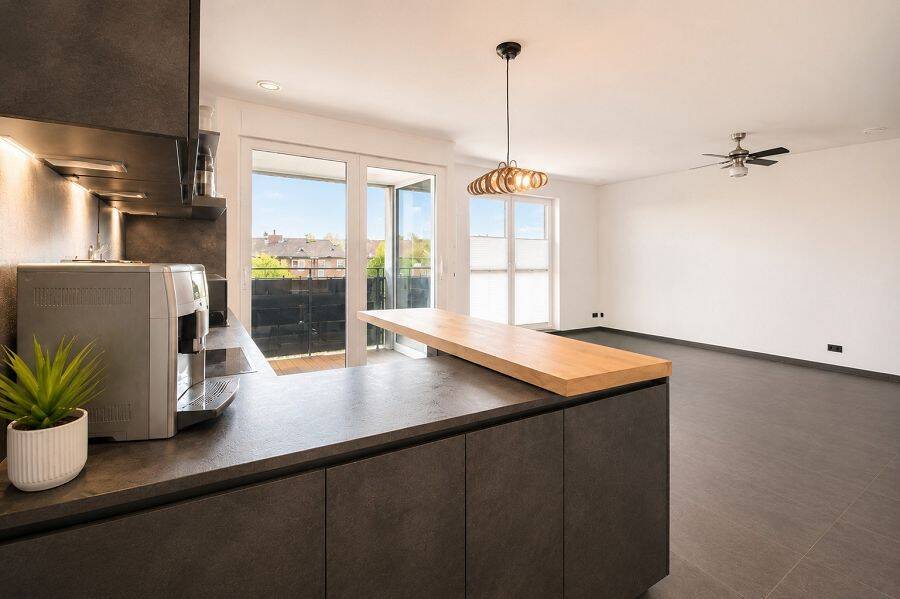 Stilvolle 2-Zimmer-Wohung in Barmbek-Nord mit Aussicht über Hamburg… – 22307 Hamburg – Vorschaubild 3