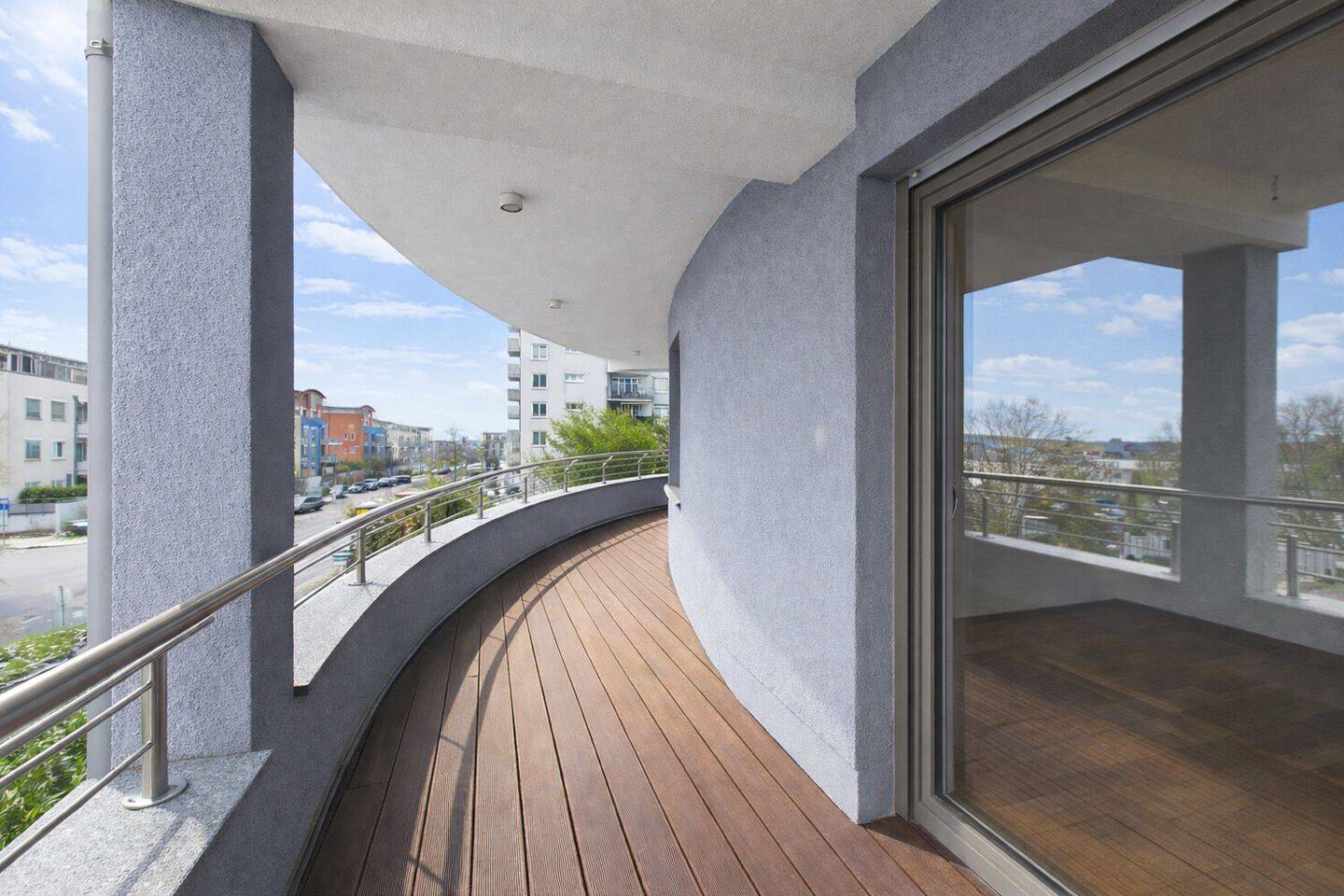Barrierefreie, lichtdurchflutete Wohnung mit Einbauküche, großem Balkon & Duplex-Stellplatz – 55122 Mainz – Vorschaubild 3