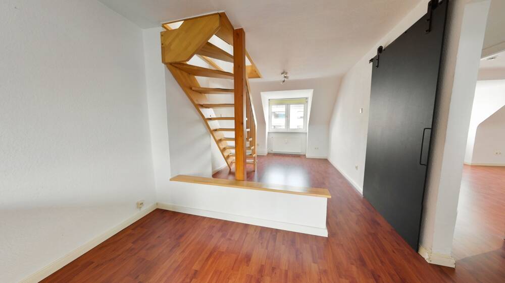 Gemütliche 2-Zimmer-Dachgeschoss-Maisonette-Wohnung mit Spitzboden am grünen Villenviertel – 22043 Hamburg – Vorschaubild 3