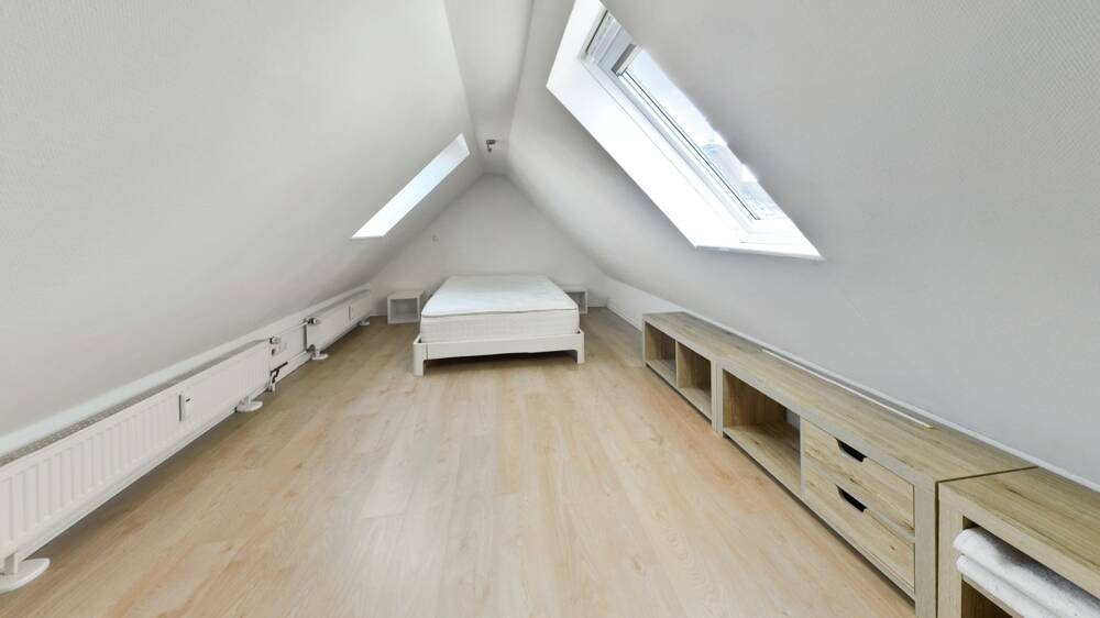 Gemütliche 2-Zimmer-Dachgeschoss-Maisonette-Wohnung mit Spitzboden am grünen Villenviertel – 22043 Hamburg – Vorschaubild 4