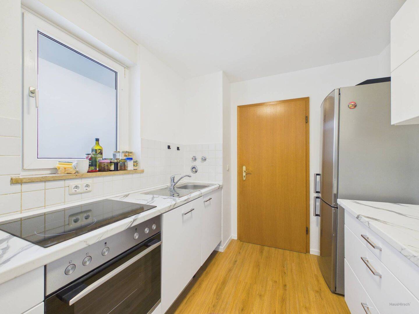 Stilvolles Wohnen im Münchener Südosten: Lichtdurflutete 2-Zimmer-Wohnung mit Balkon & Tiefgarage – 81739 München – Vorschaubild 3