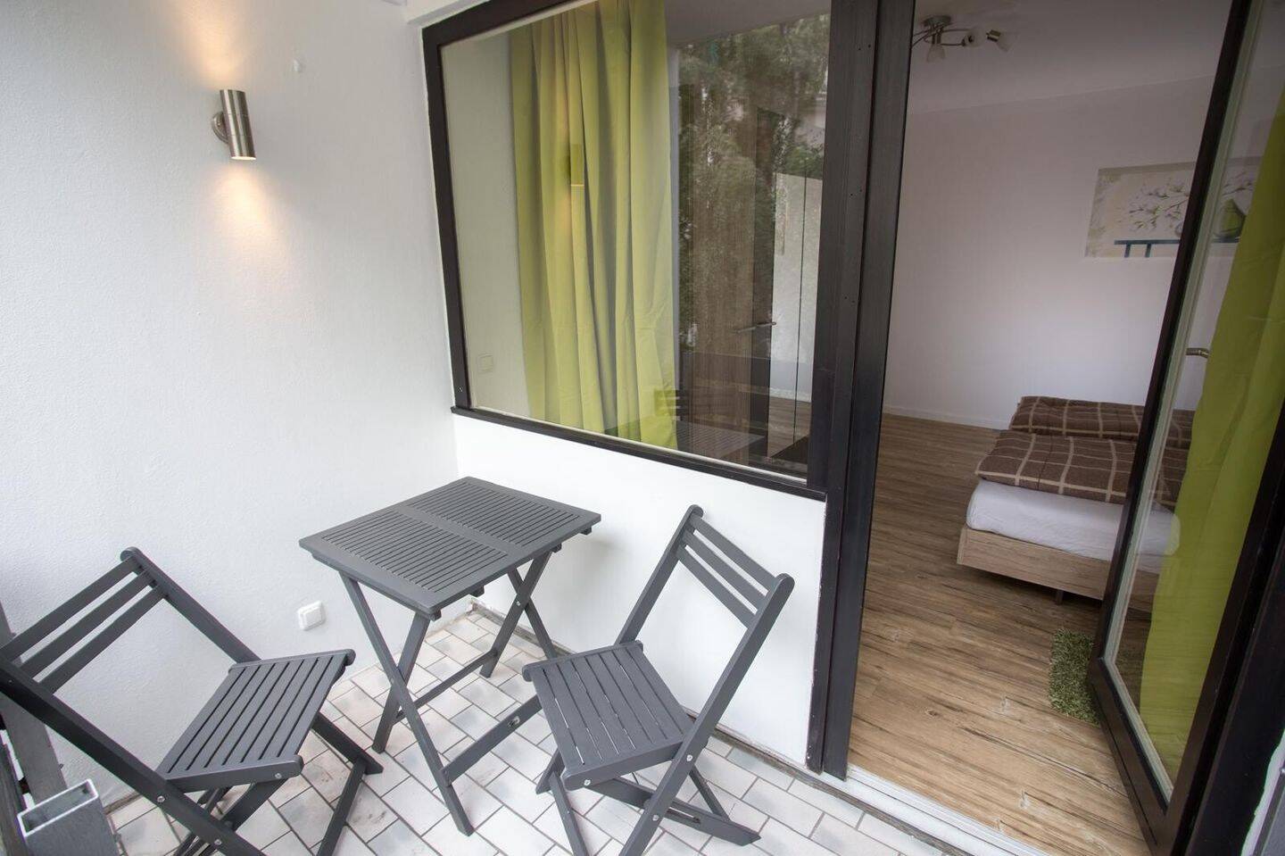 Pempelfort-Klassiker: 2-Zi.-Wohnung mit doppeltem Balkon – 40477 Düsseldorf – Vorschaubild 3