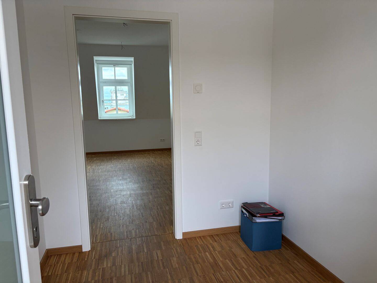 * moderne 1 Zimmerwohnung mit Loggia in saniertem Altbau * – 1277 Dresden – Vorschaubild 3