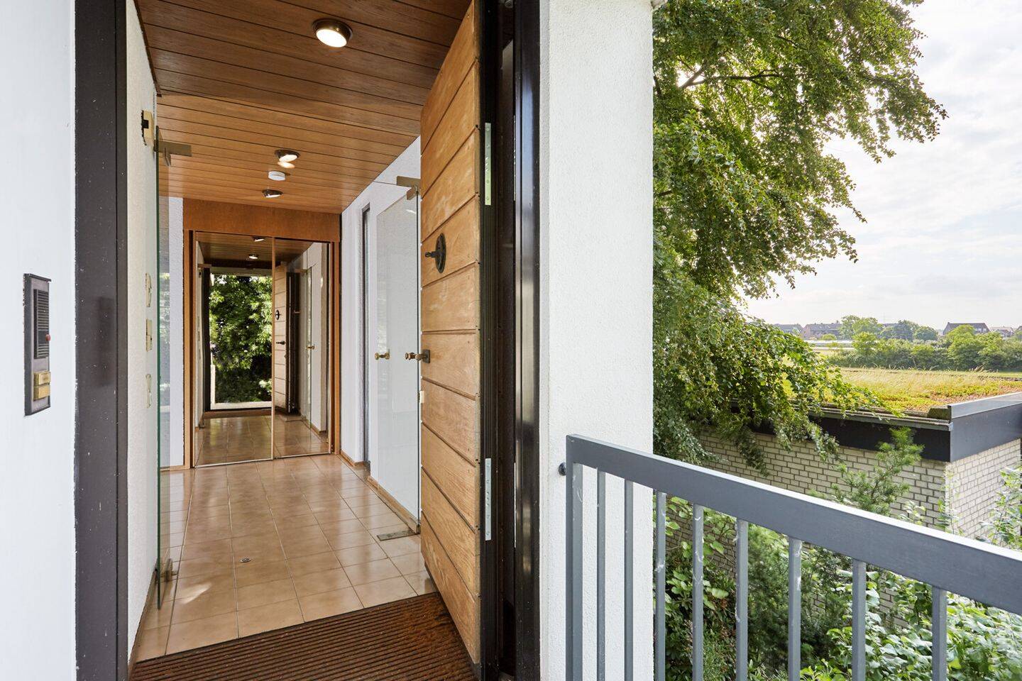 Einzigartiges Maisonette-Erlebnis mit Rheinblick, Garten und Balkonvielfalt – 40589 Düsseldorf – Vorschaubild 3