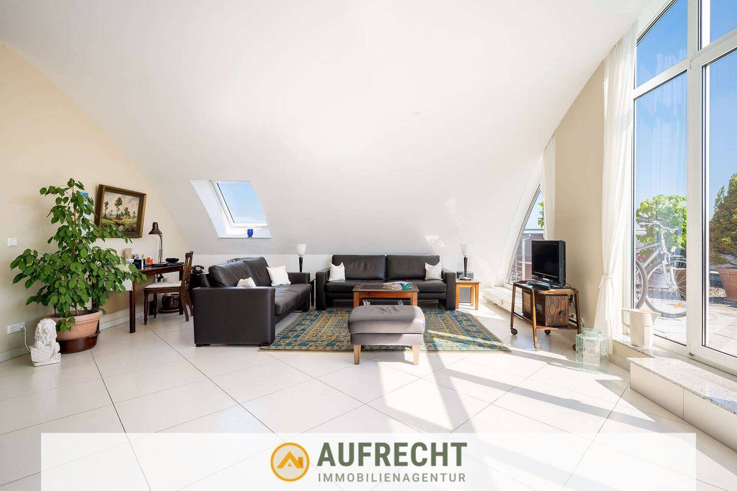 A U F R E C H T °ÜBER DEN DÄCHERN MÜNCHENS° traumhafte Penthouse-Wohnung mit Dachterrasse – 81373 München – Vorschaubild 3