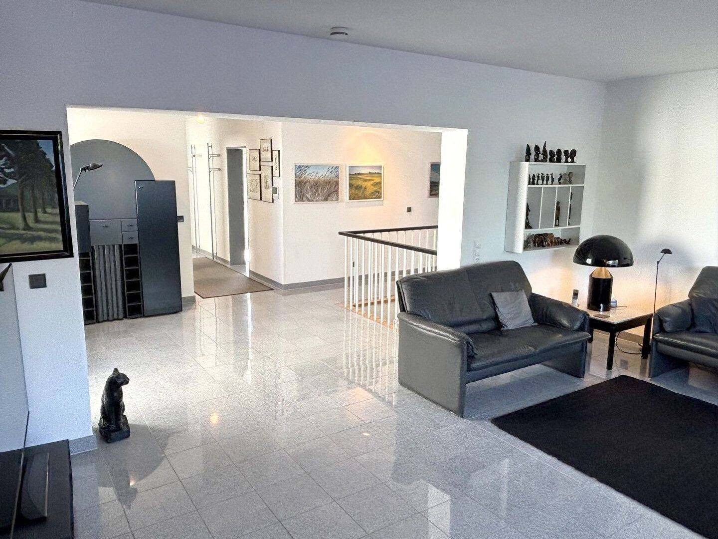 Dortmund-Loh: Gepflegte Erdgeschosswohnung mit ca. 128 m² Wohnfläche und weiteren Zimmern – 44267 Dortmund – Vorschaubild 3