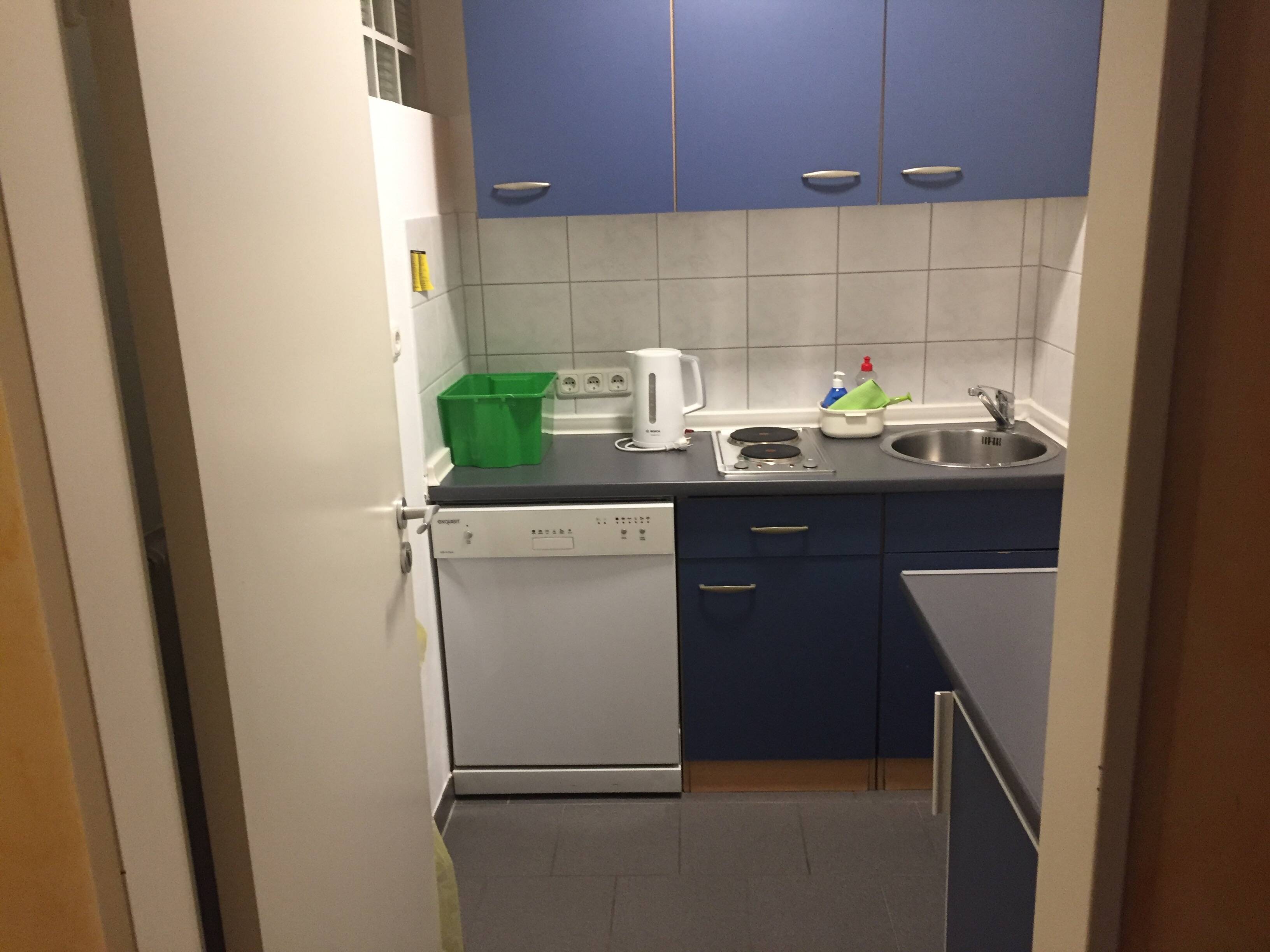 Relax – Günstiges Zimmer mit Gemeischaftsküche – 52070 Aachen – Vorschaubild 3