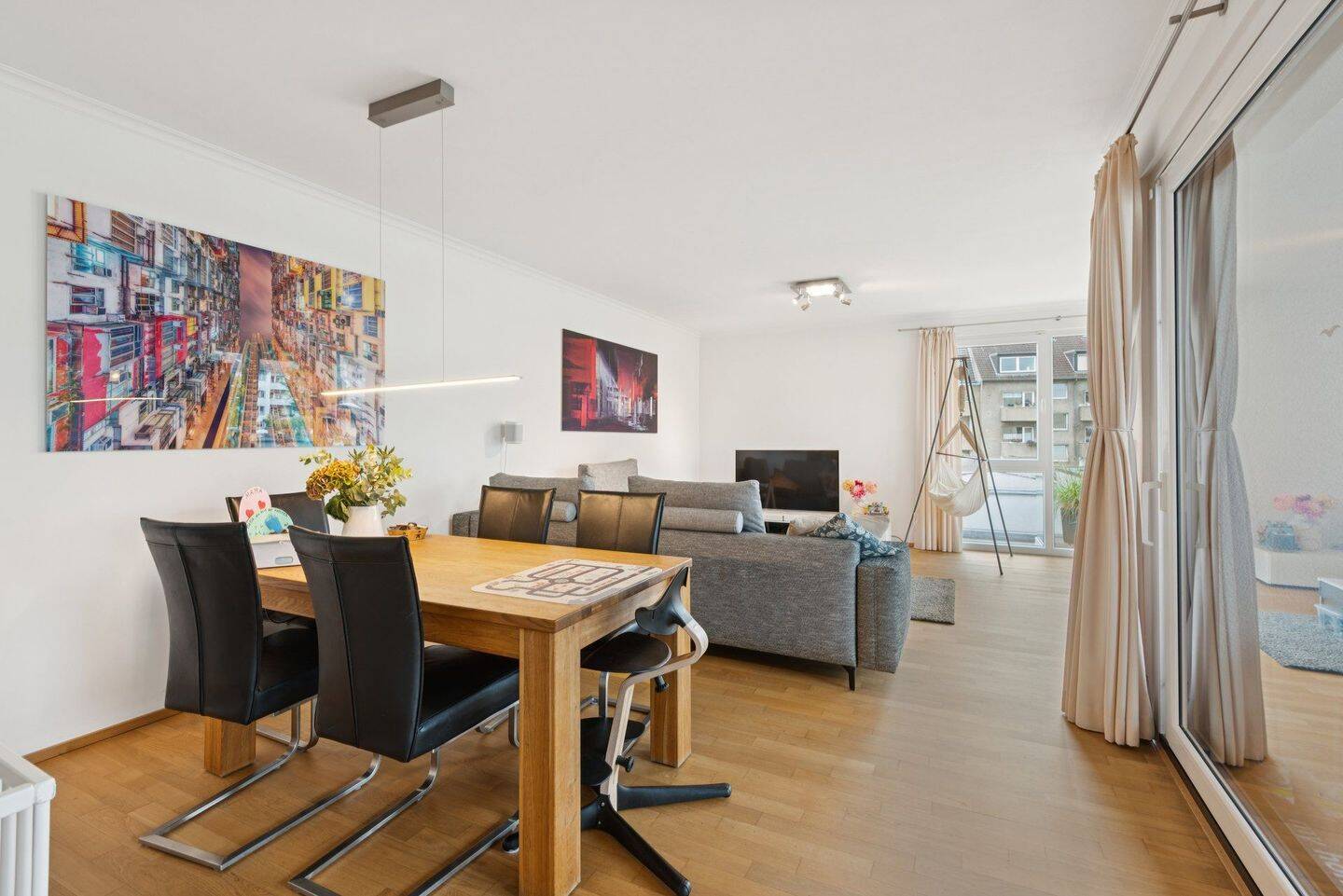 Großzügige 4-Zimmer-Eigentumswohnung mit Loggia, Aufzug und ruhiger Innenhoflage – 40477 Düsseldorf – Vorschaubild 3