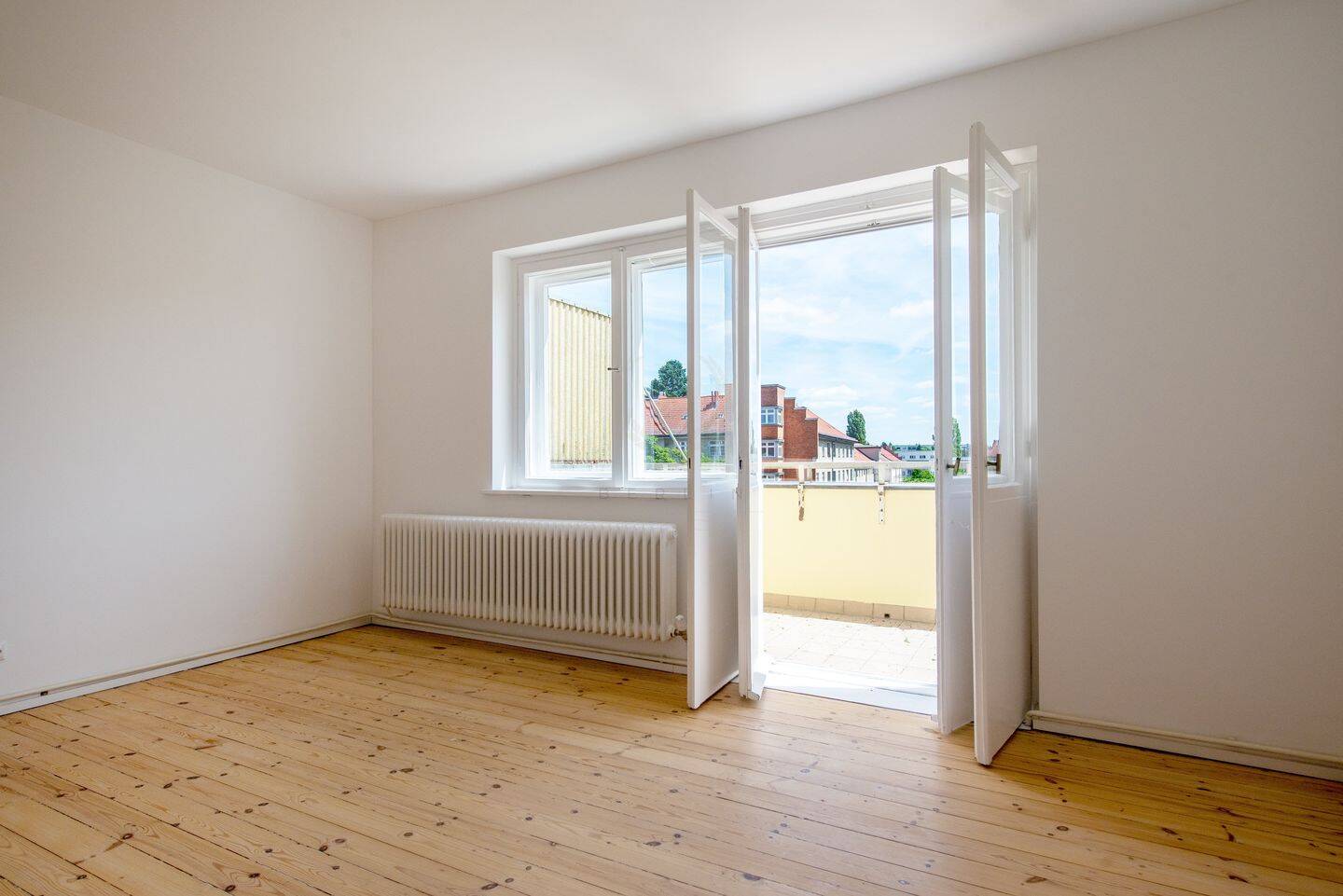 Kernsanierte 2-Zimmer-Wohnung mit Balkon in denkmalgeschütztem Altbau in Berlin-Reinickendorf – 13403 Berlin – Vorschaubild 3