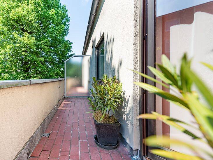 Gut wohnen – 2-Zimmer-Maisonette-Wohnung mit Balkon und Garagenstellplatz am Kaiserberg – 47058 Duisburg – Vorschaubild 3