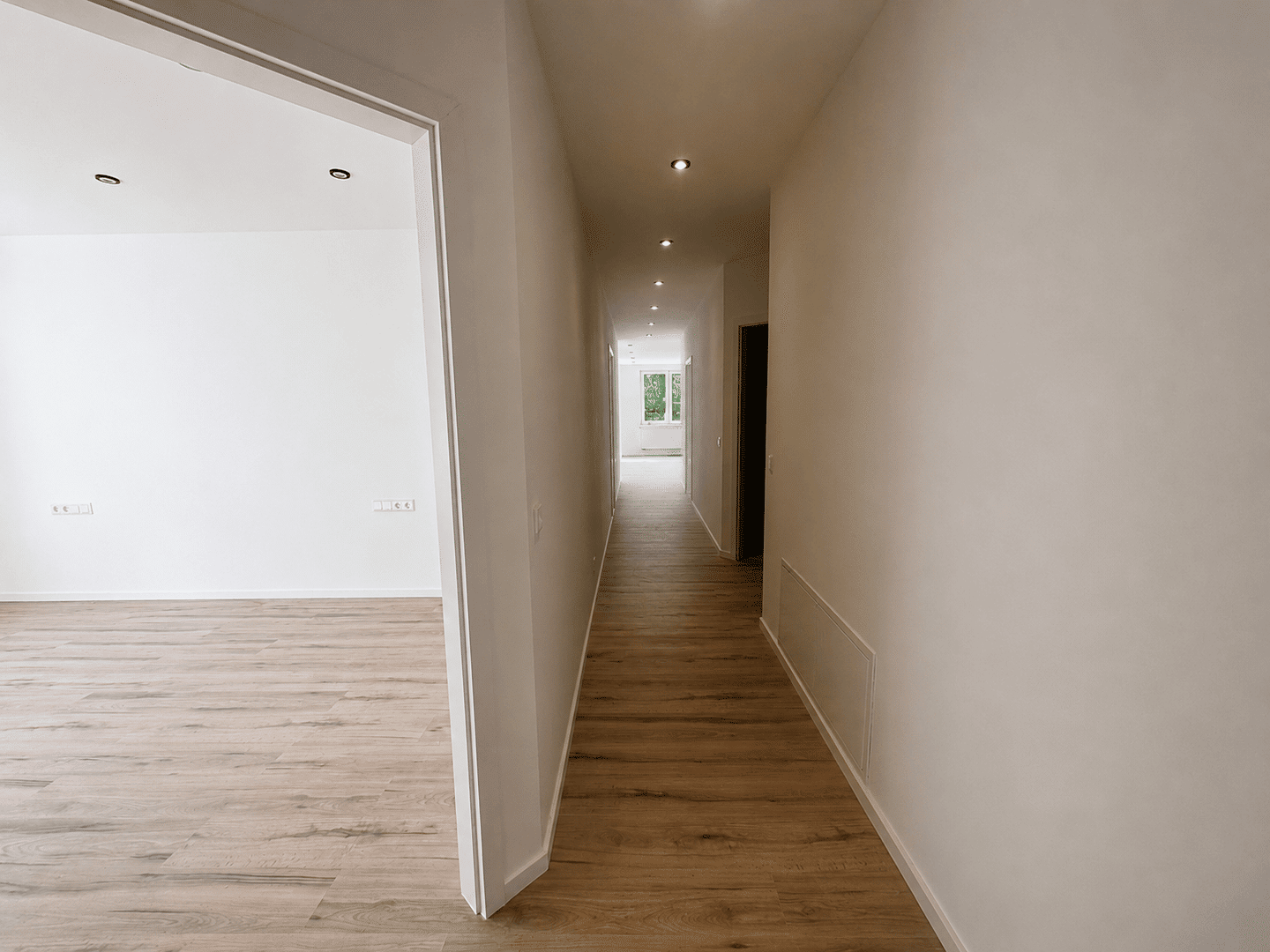 Komfortable Wohnung mit zwei Bädern, drei Zimmern und flexiblem Zusatzraum – 1324 Dresden – Vorschaubild 3