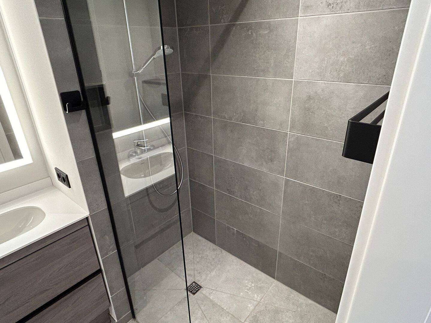 Kompaktes Mikroapartment mit Vollausstattung und vielen digitalen Features – 40227 Düsseldorf – Vorschaubild 3