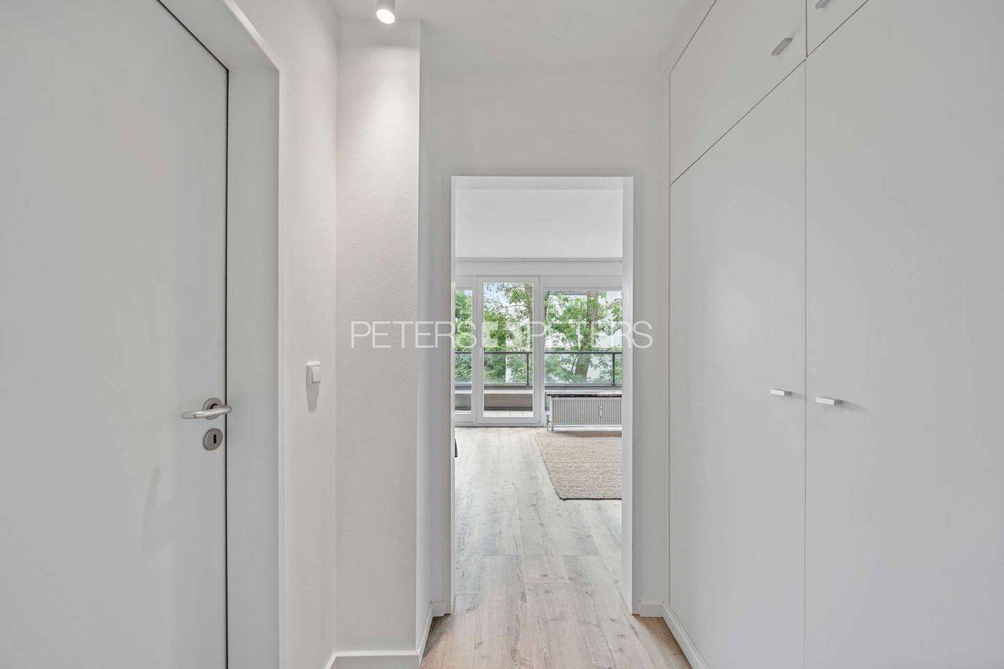 Alsternah wohnen: helles, möbliertes Apartment mit Südbalkon & Tiefgaragenstellplatz – 20149 Hamburg – Vorschaubild 4