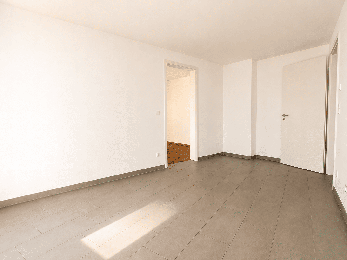 Perfekt geschnittene 3-Zimmer-Wohnung in bester Lage – München – Vorschaubild 3