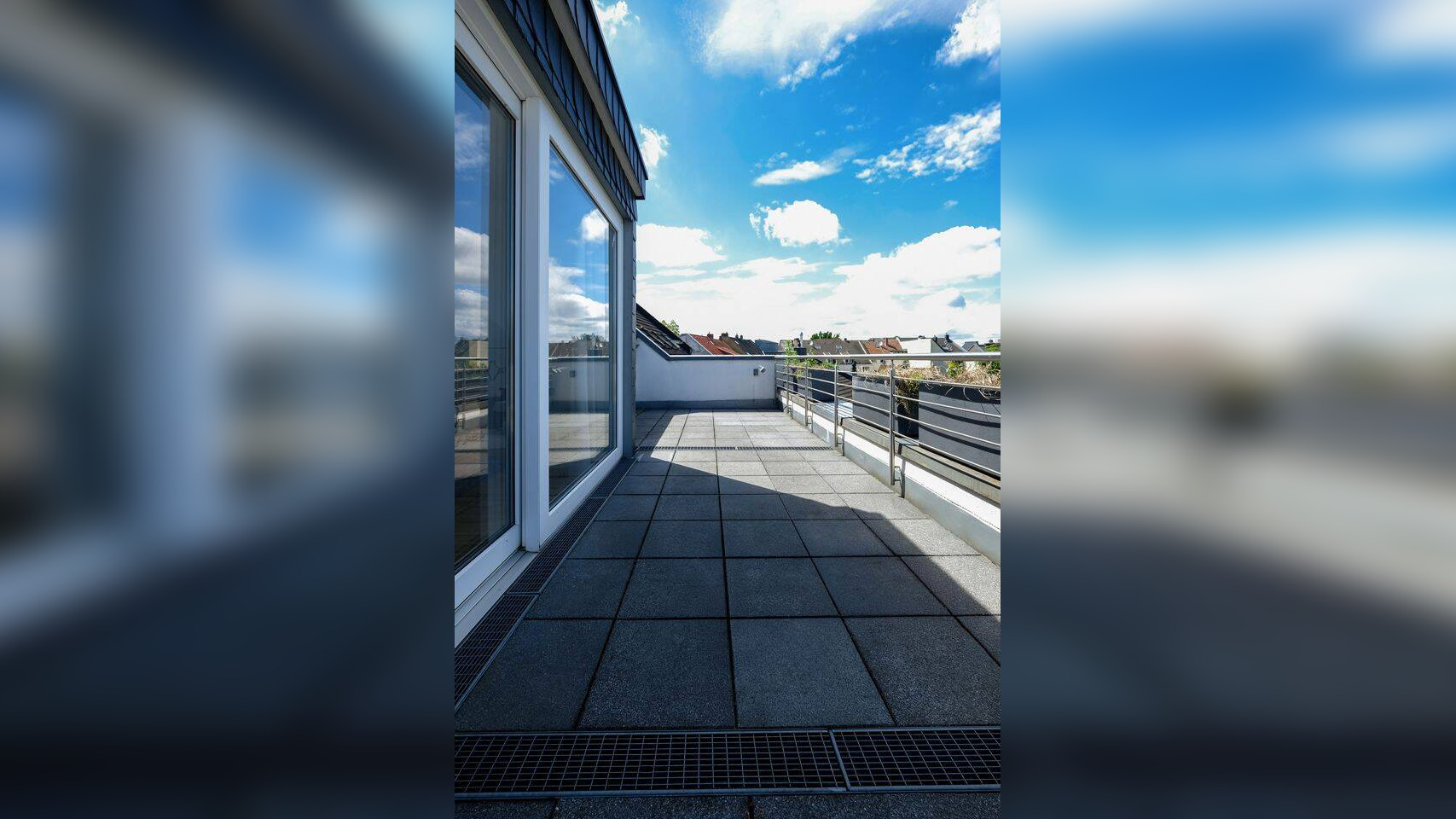 Wohnen über den Dächern – Traumhafte 3,5 – Zimmer Maisonettewohnung mit großer Dachterrasse! – 40597 Düsseldorf – Vorschaubild 3