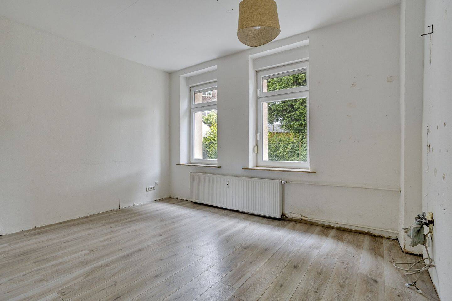 Lichtdurchflutete 4-Zimmer-Wohnung mit Altbaucharme – 42719 Solingen – Vorschaubild 3