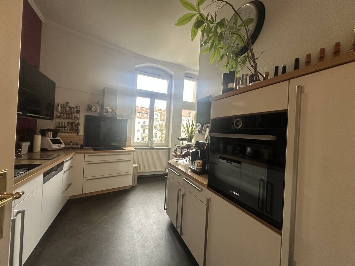 Komplett sanierte Altbauwohnung im 3. Obergeschoss am Bebelplatz – 102 m² Wohnfläche mit Balkon! – 34119 Kassel – Vorschaubild 4